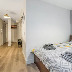 Relaxing & Cozy Studio - Oasis In The Heart Of - Sleeps Up To 3 Guests Edinburgh